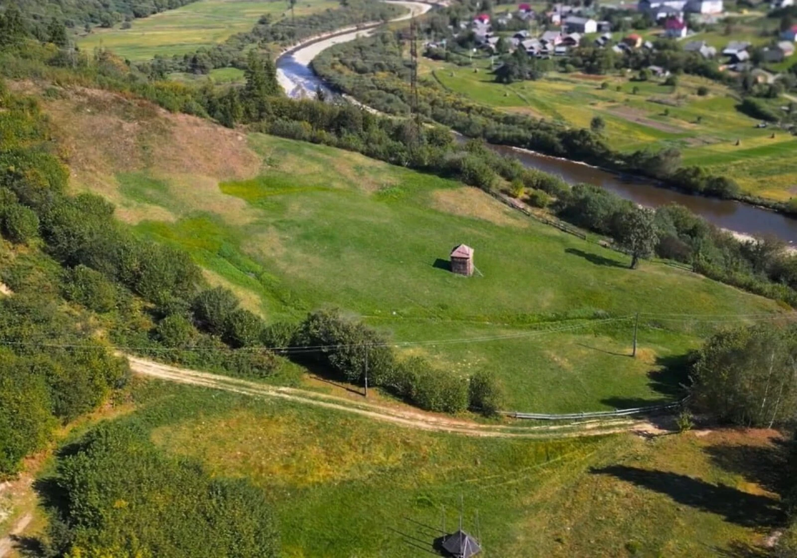 Участок 97.37 соток, Тухля: ручей, электричество, колодец - фото 1
