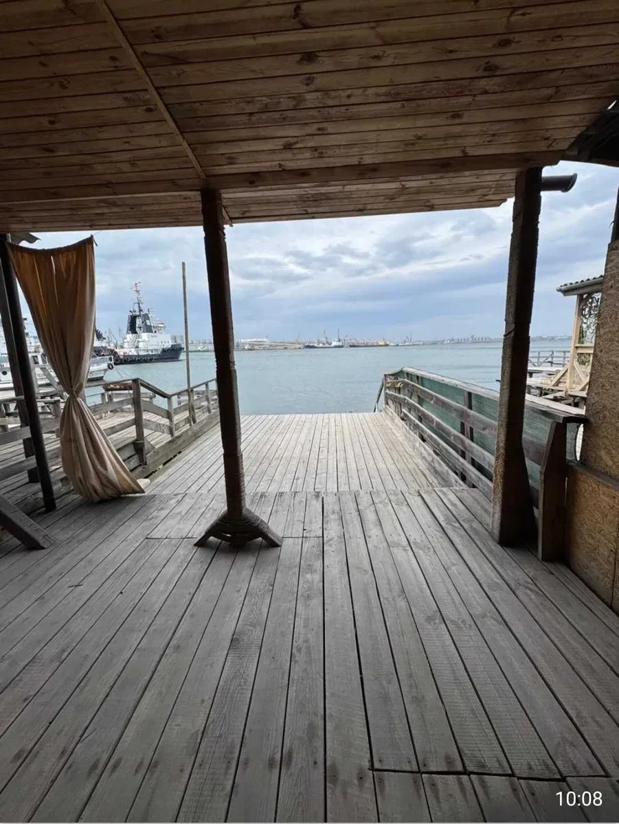 Дача, Бурлачья Балка: терраса для компании, море рядом - фото 1