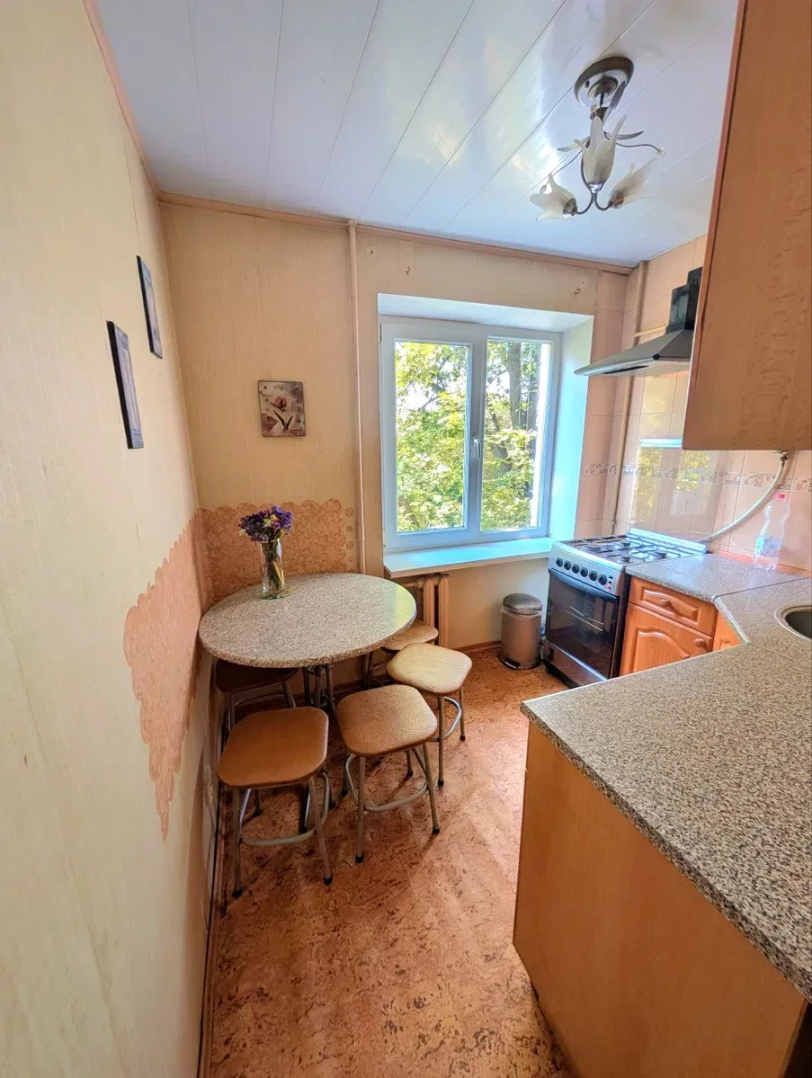 2-кімнатна квартира, Чернівці: орендарі, цегляний будинок - фото 3