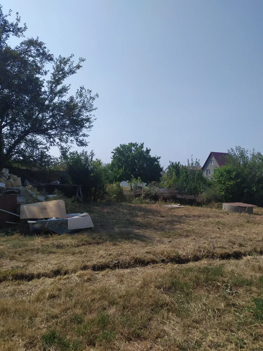 Ділянка 6 соток, Красносілка: газ, вода й світло на ділянці - фото 1