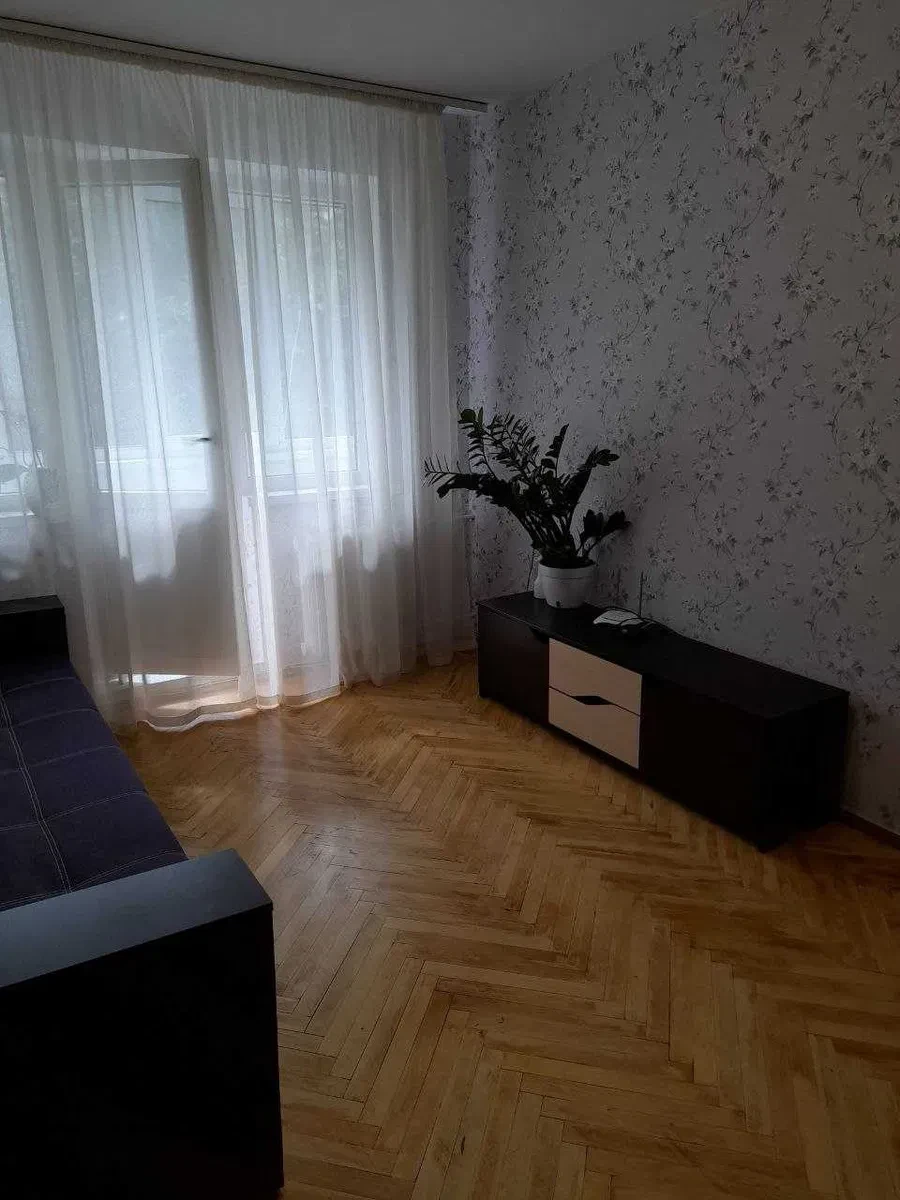2-кімнатна квартира, Солом'янський: газ, дві станції метро 10-15 хв