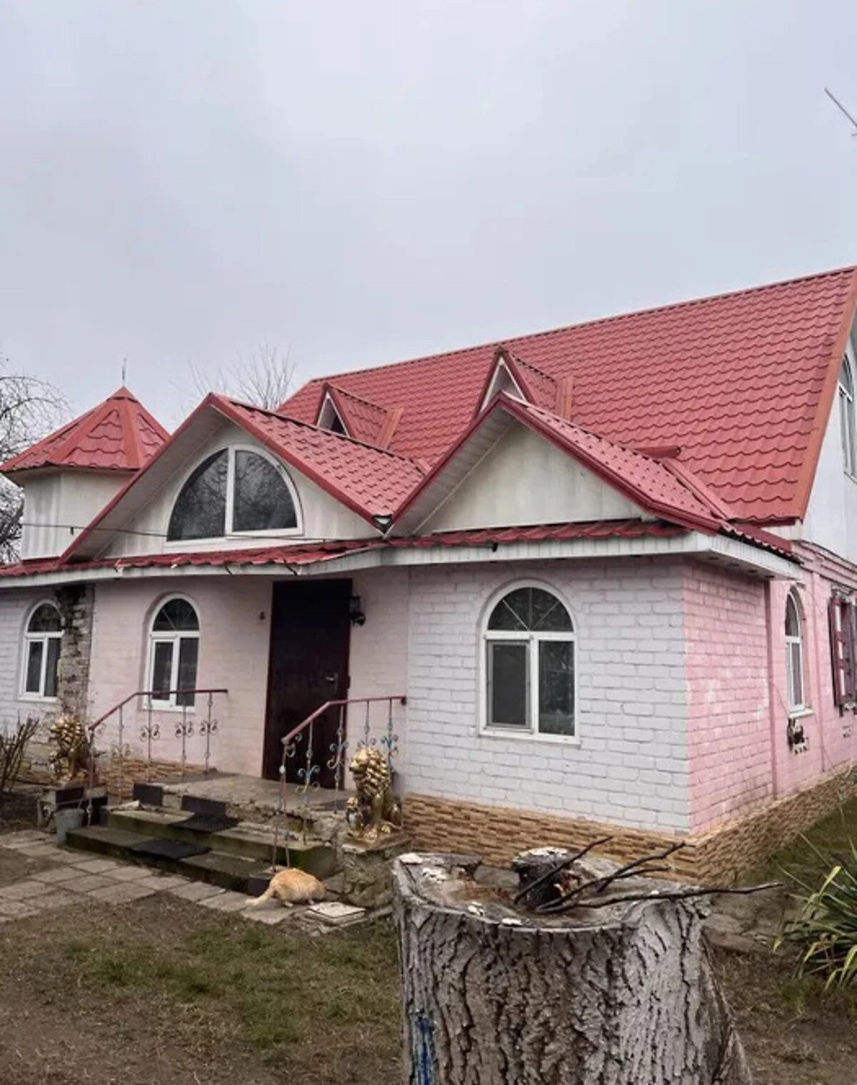 Дом, Мишурин Рог: скважина, летняя кухня, сад