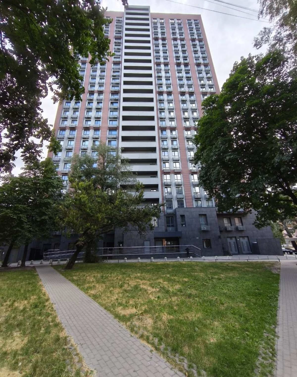 2-комнатная квартира, Сырец: панорамные окна, укрытие в доме - фото 3