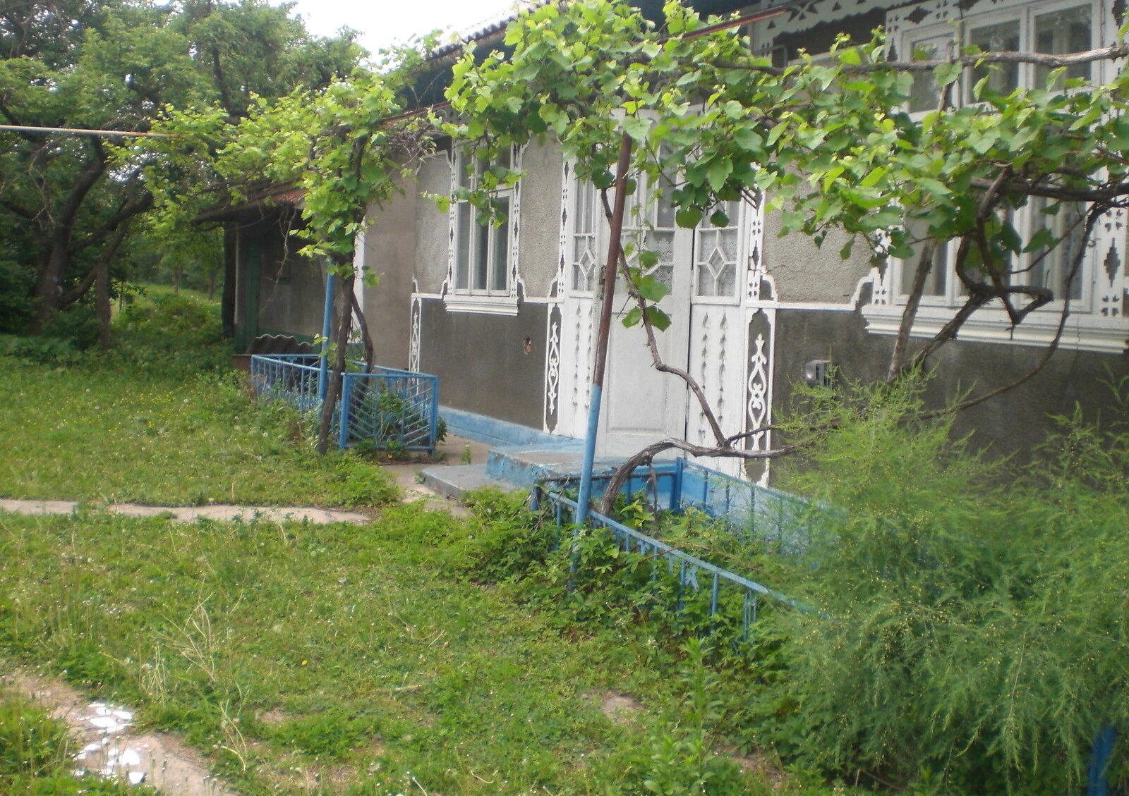 Будинок, Ржавинці: город, криниця, господарські будівлі - фото 2