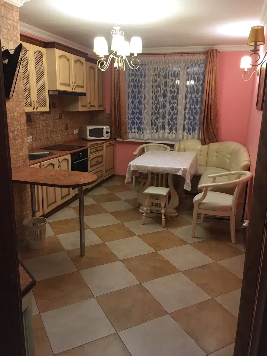 3-кімнатна квартира, Солом'янський: генератор, метро Шулявська 15 хв, фото 1