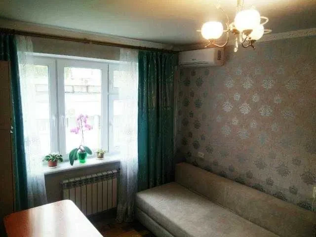 Гостинка, ХТЗ: косметичний ремонт, власний санвузол, метро поруч, фото 1