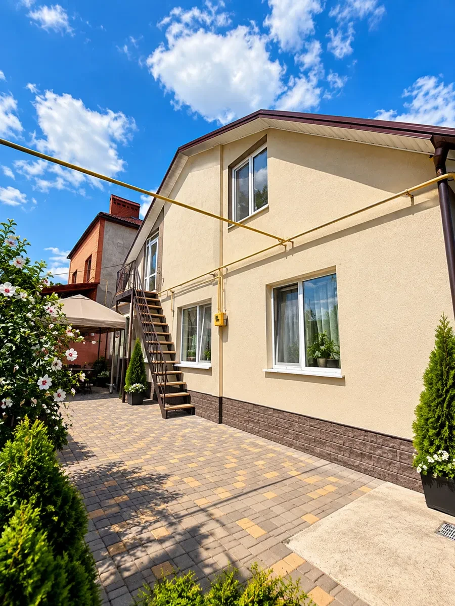 Будинок, Київський: дві будівлі, ділянка під поділ - фото 1