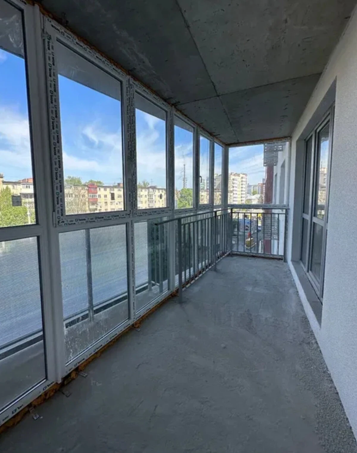 2-кімнатна квартира, Кобищани: новобудова, панорамні вікна - фото 2