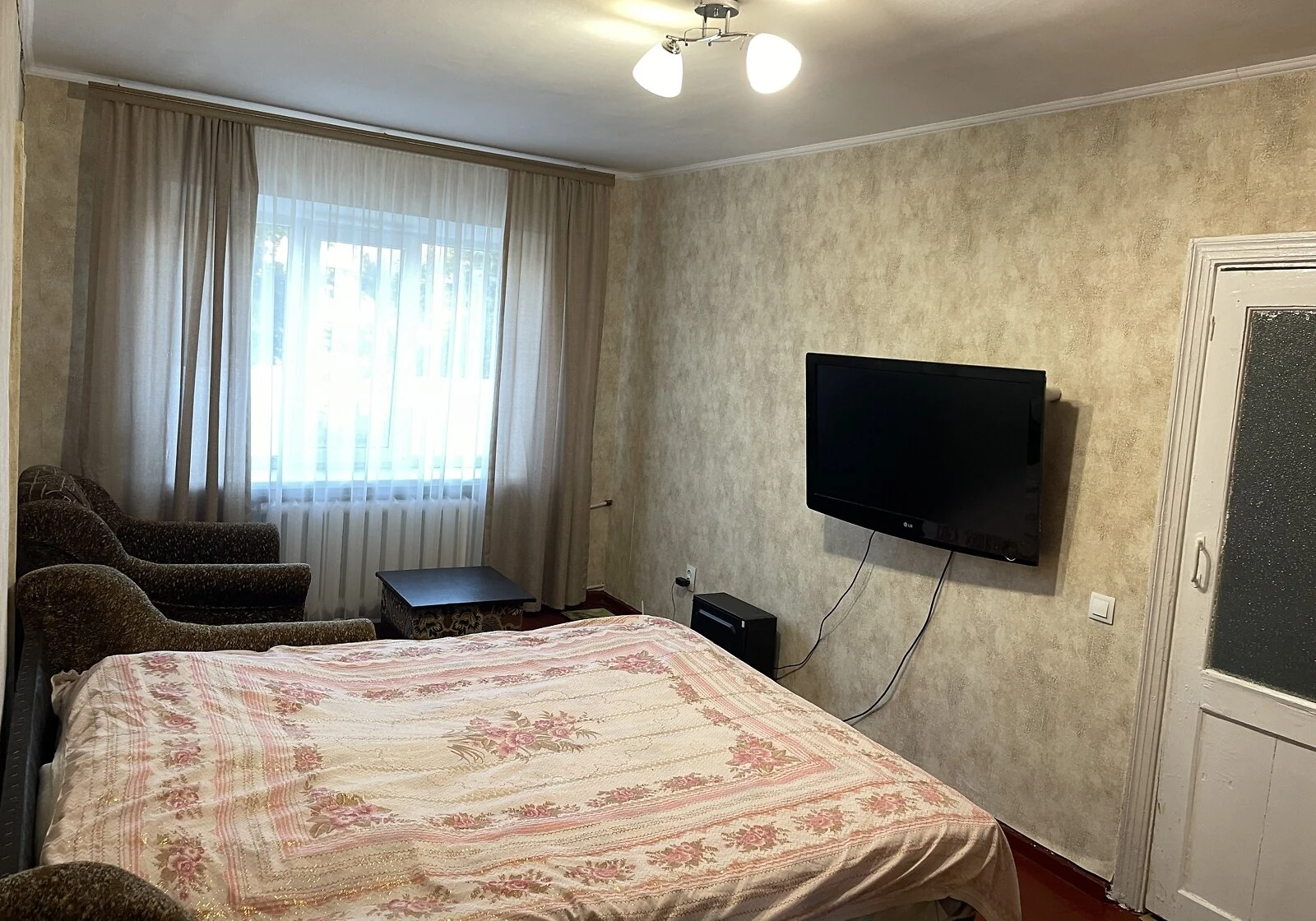 3-кімнатна квартира, Ізяслав: цегляні стіни, бойлер, фото 2