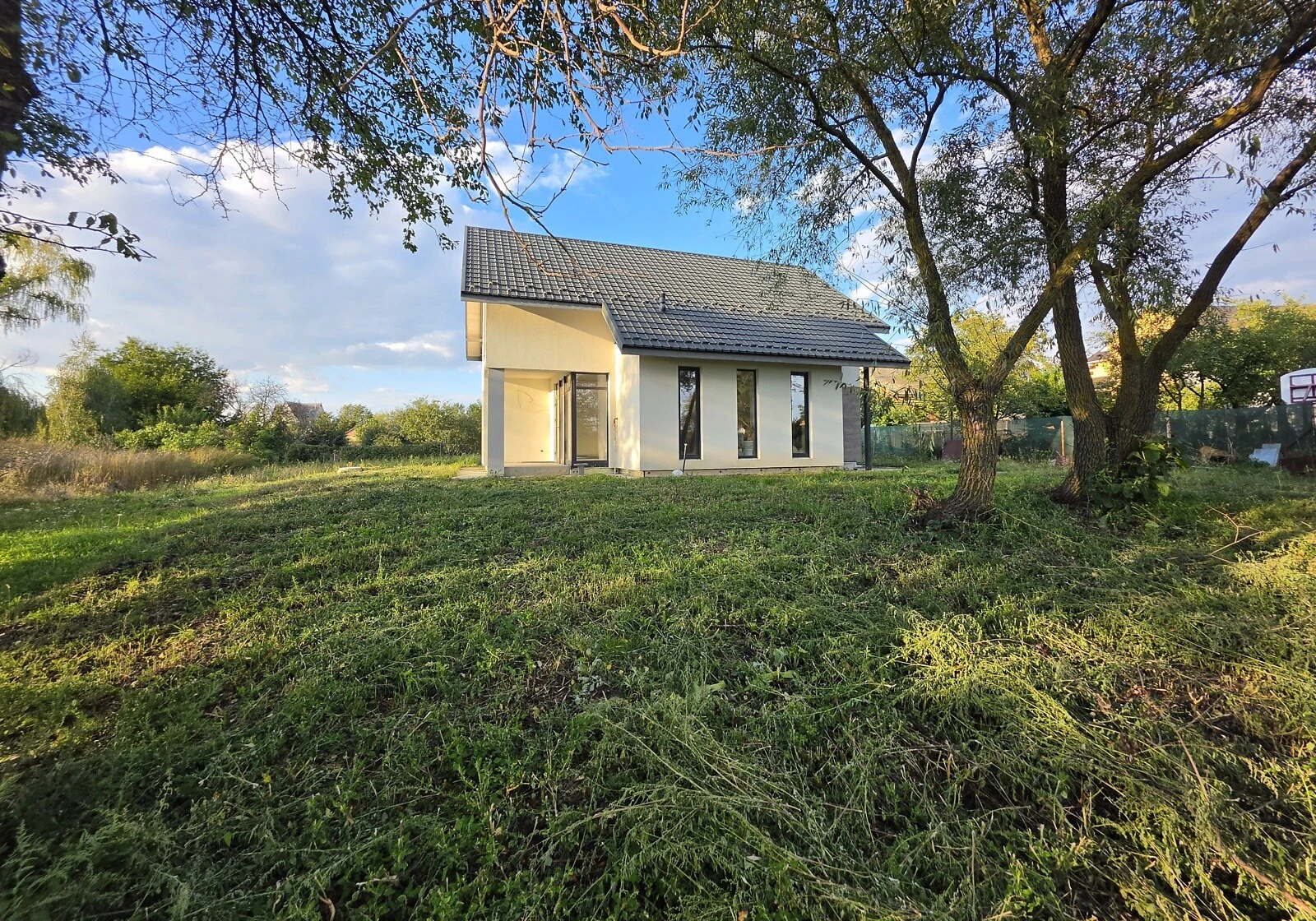 Дача, Рожни: єВідновлення, не використовувалася після будівництва, веранда - фото 2