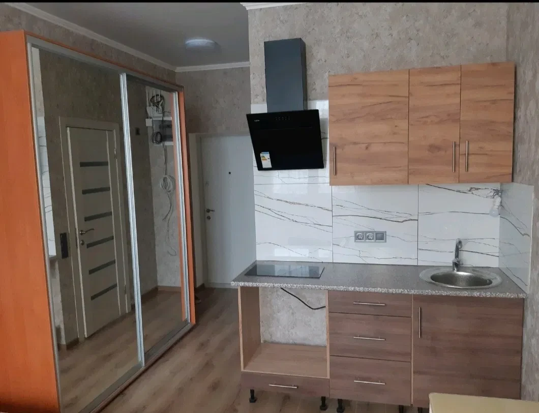 Студія у ЖК Смарт Сити: опалення, вода та інтернет працюють, фото 3