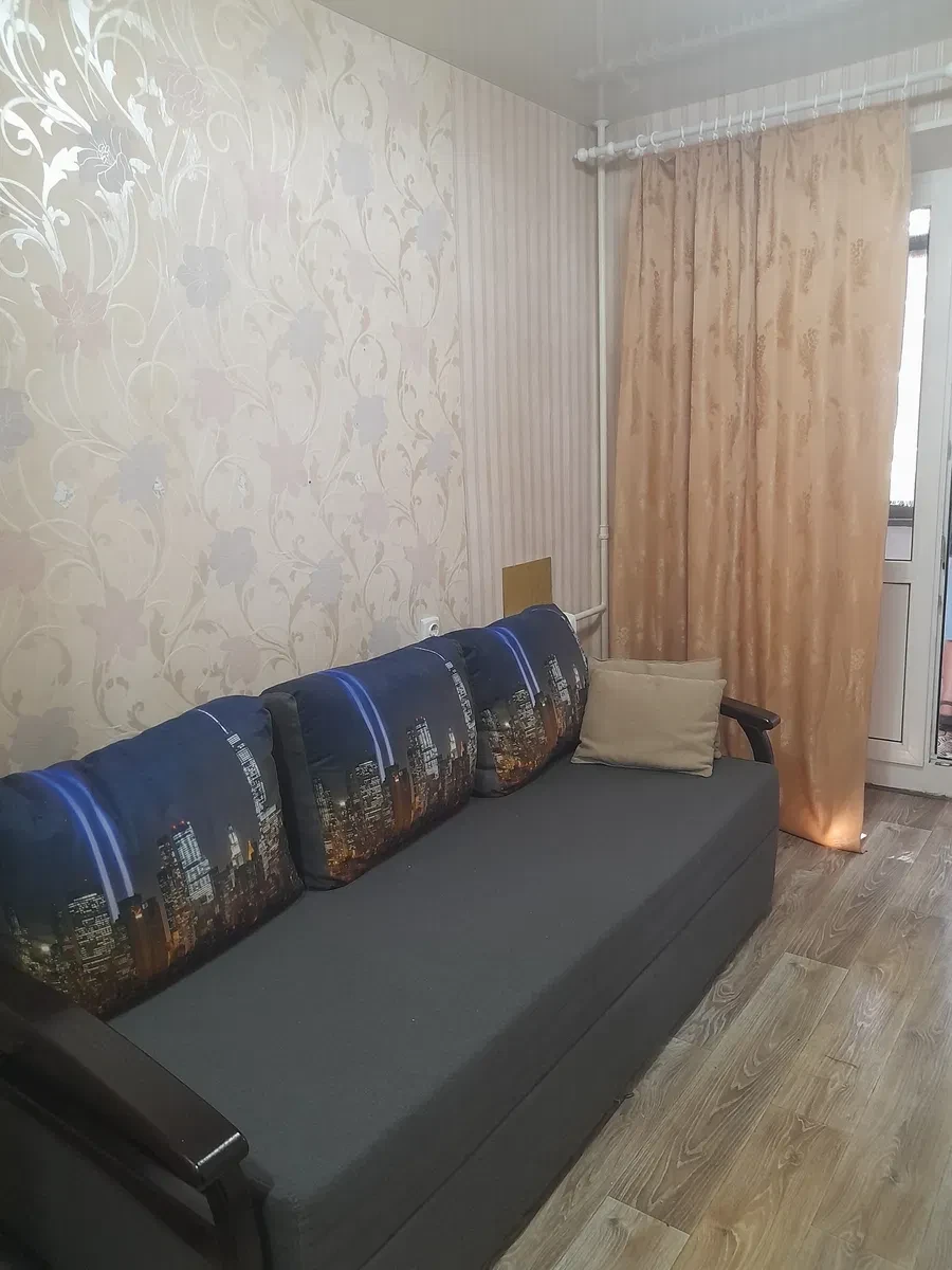 Кімната, Хаджибейський: великий балкон, довгострокова оренда