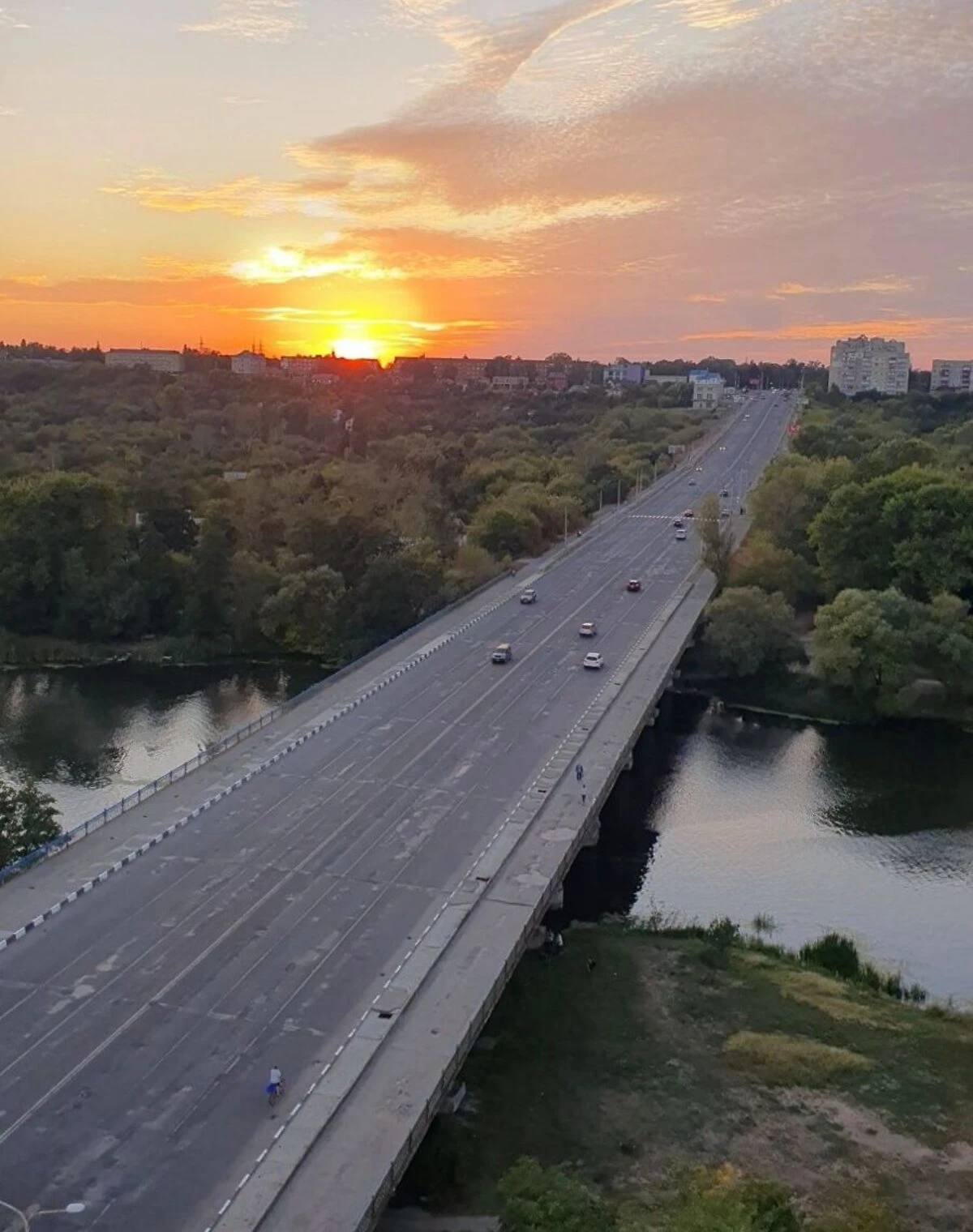 1-кімнатна квартира, Зарічний: євроремонт, електричне опалення