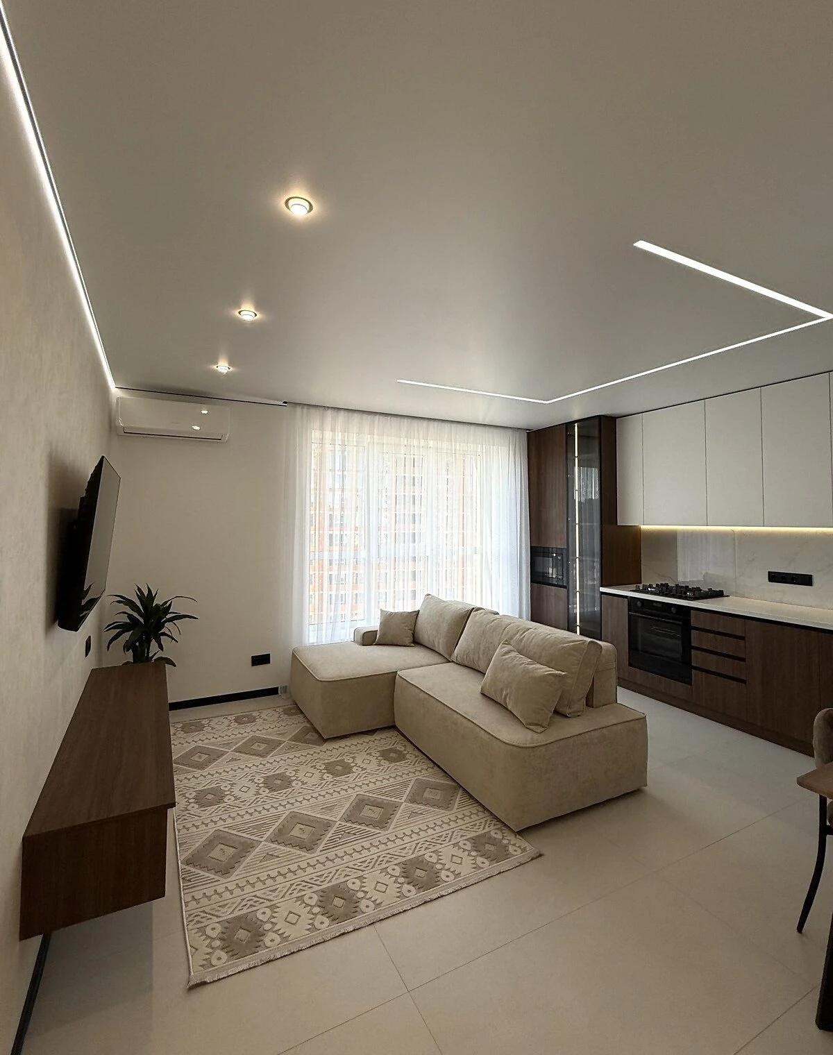 1-кімнатна квартира, Івано-Франківськ: кухня-студія - фото 1