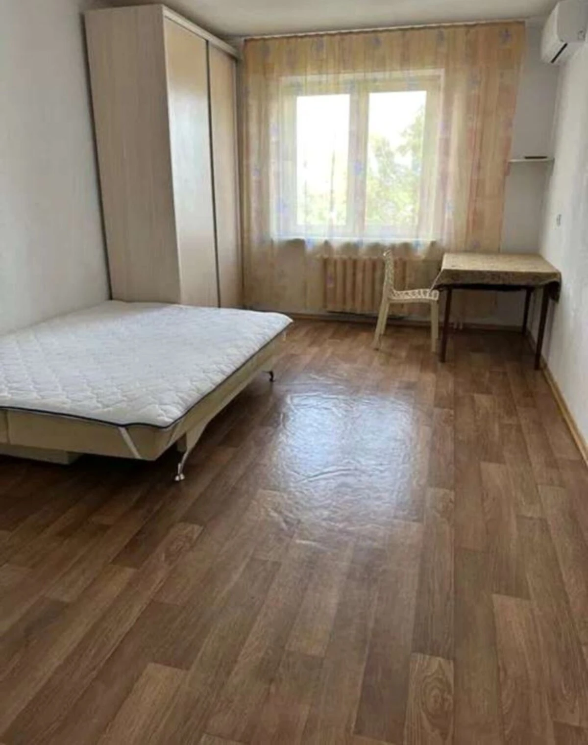1-кімнатна квартира, Осокорки: ліфт, опалення і вода без світла