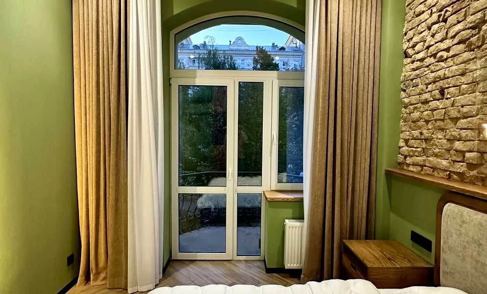 2-кімнатна квартира, Печерський: перша здача, резервне живлення 2 кВт - фото 4