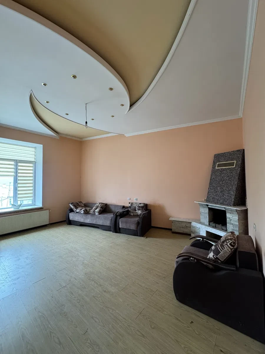 2-комнатная квартира, Черновцы: Дом-корабль, мансарда 28 м² - фото 3