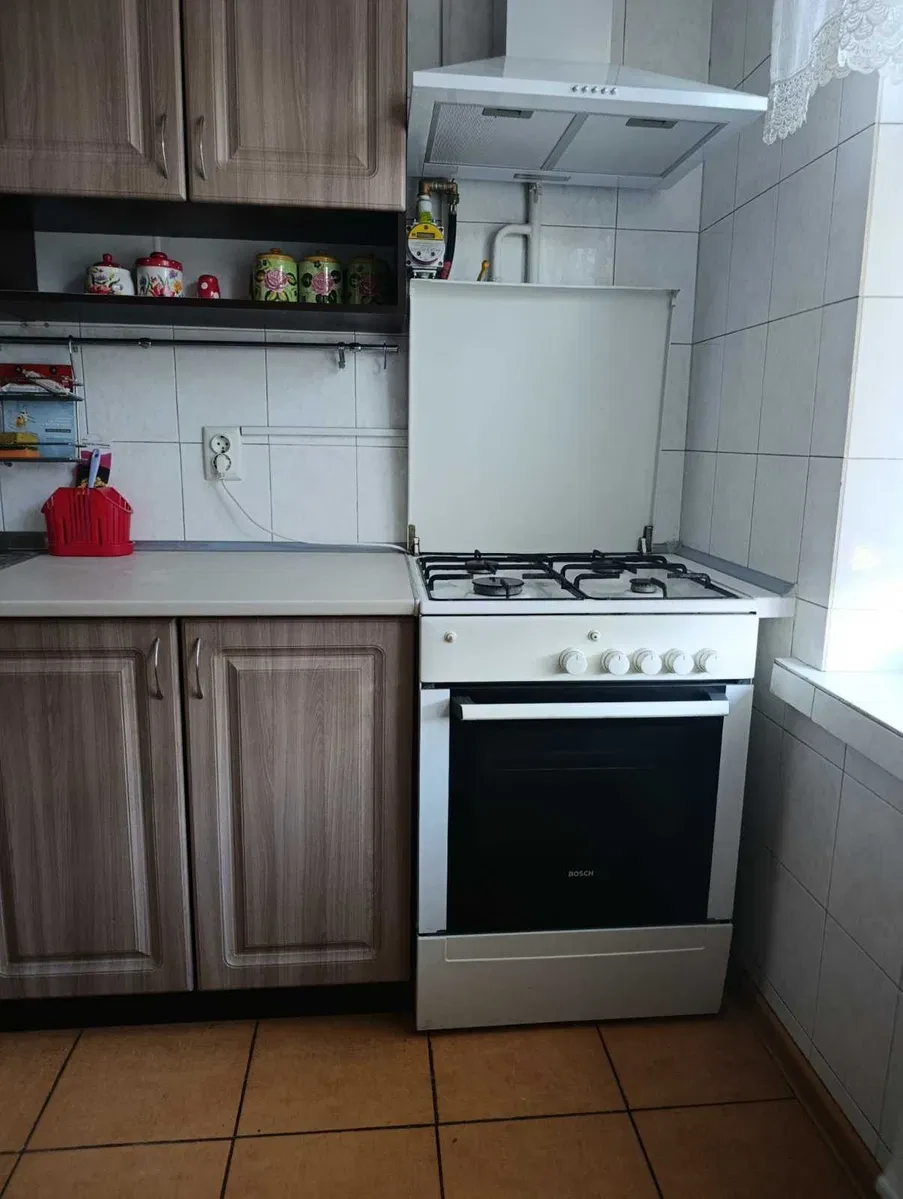 3-кімнатна квартира, Подільський: метро Дорогожичі 2 хв, косметичний ремонт - фото 1