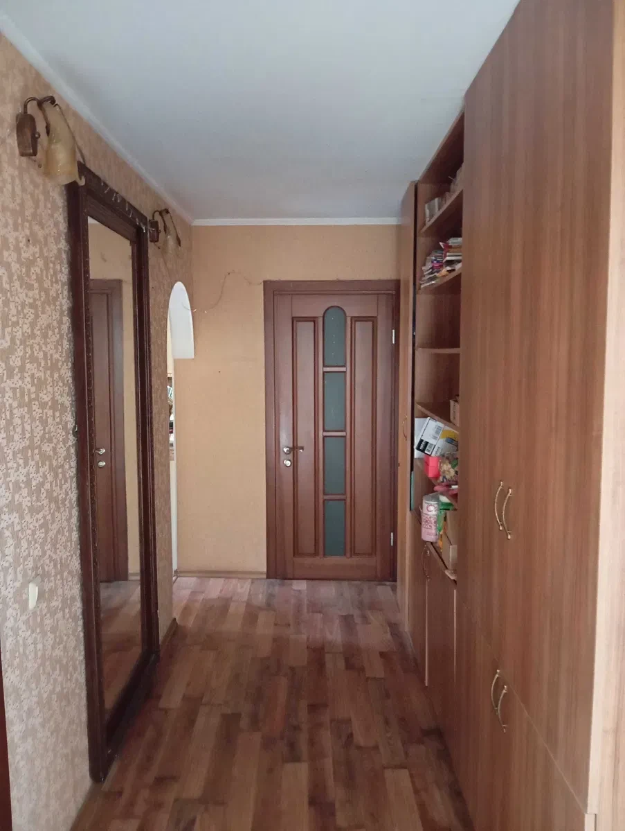 Будинок, Київський: гараж, 1.60 сотки, косметичний ремонт