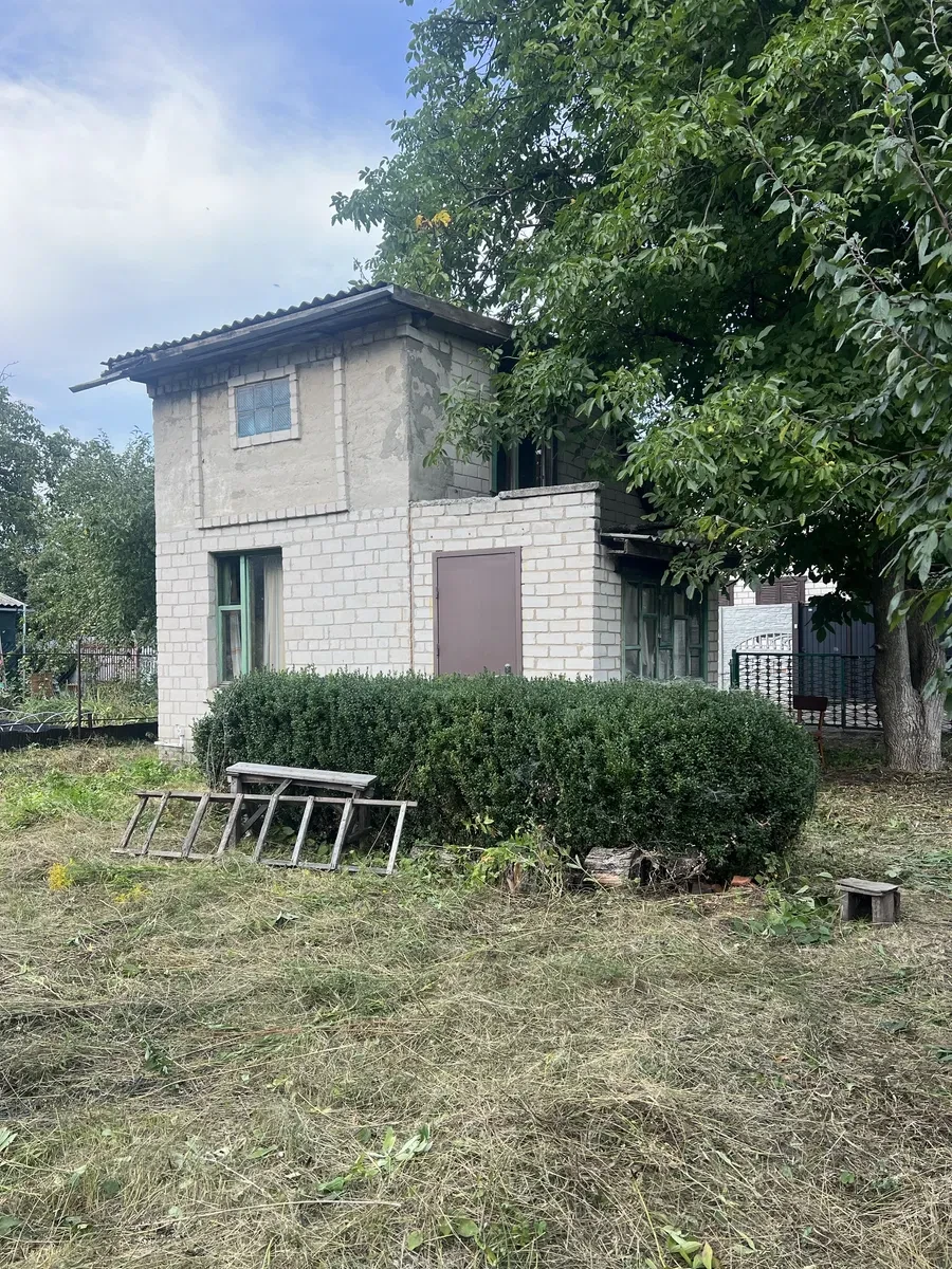Дача, Романки: глиняна пічка, вода на території