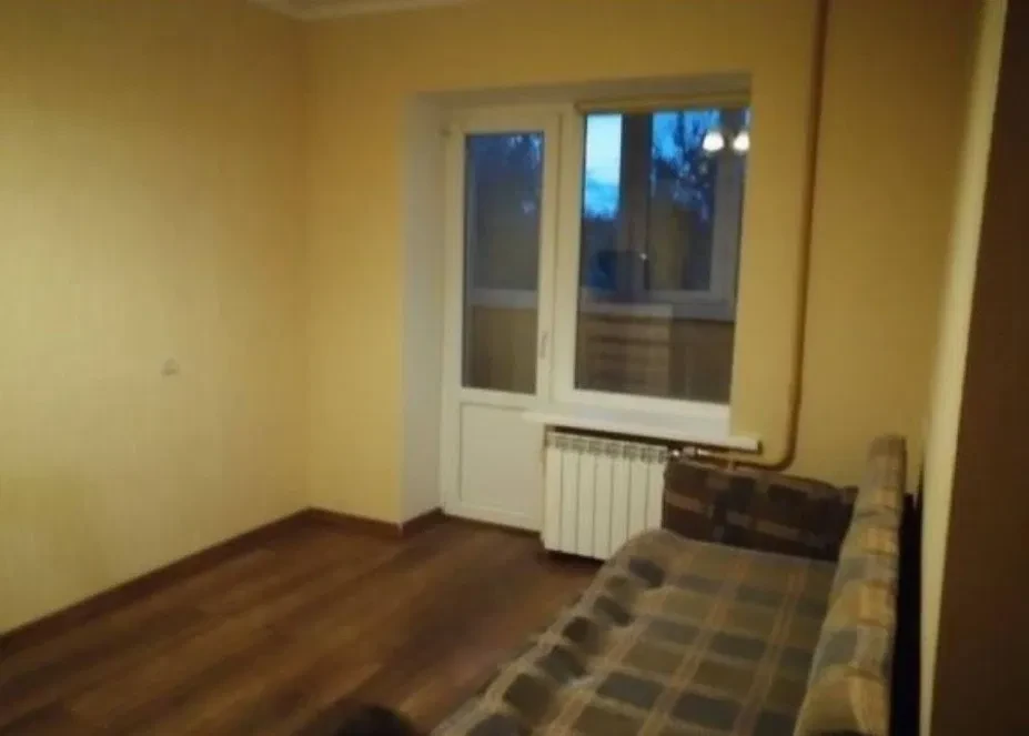 3-кімнатна квартира, Дарницький: бомбосховище, метро за 15 хв пішки, фото 3