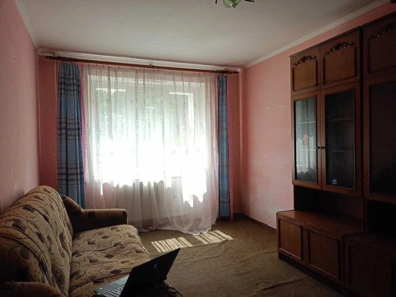 1-кімнатна квартира, Хоткевича: автономне опалення, пивниця в лоджії