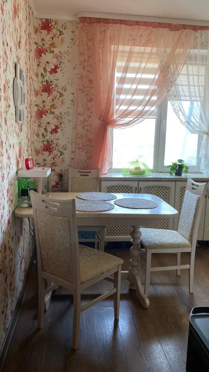 3-комнатная квартира, Ирпень: отопление без света, большой балкон, фото 3