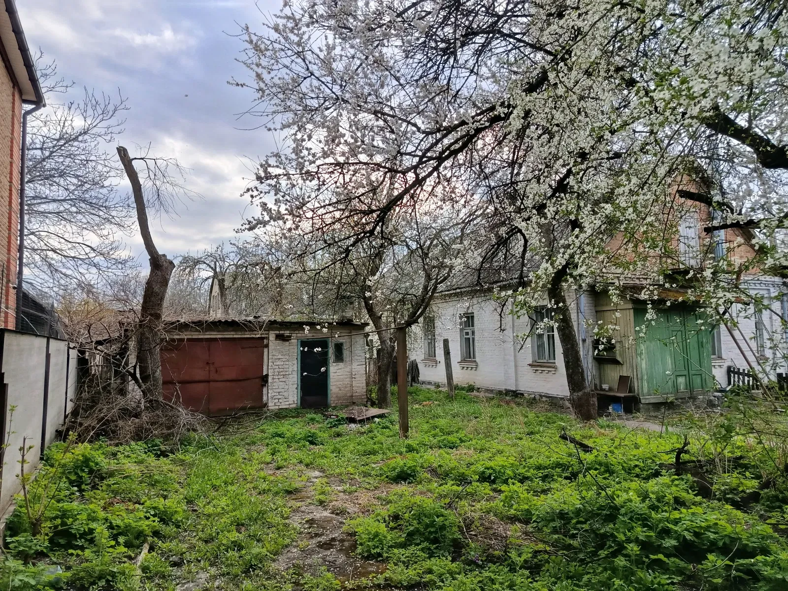 Частина будинку, Солом'янський: окремий в’їзд, гараж і підвал