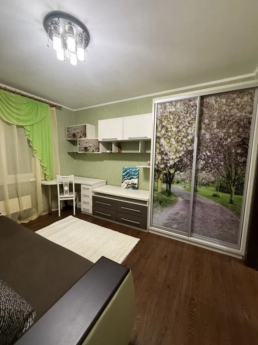3-кімнатна квартира, Голосіївський: два балкони, 3 ліжка - фото 1