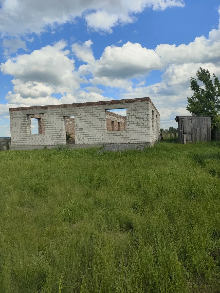 Будинок, Ладижин: незавершене будівництво, 10 соток, обмін