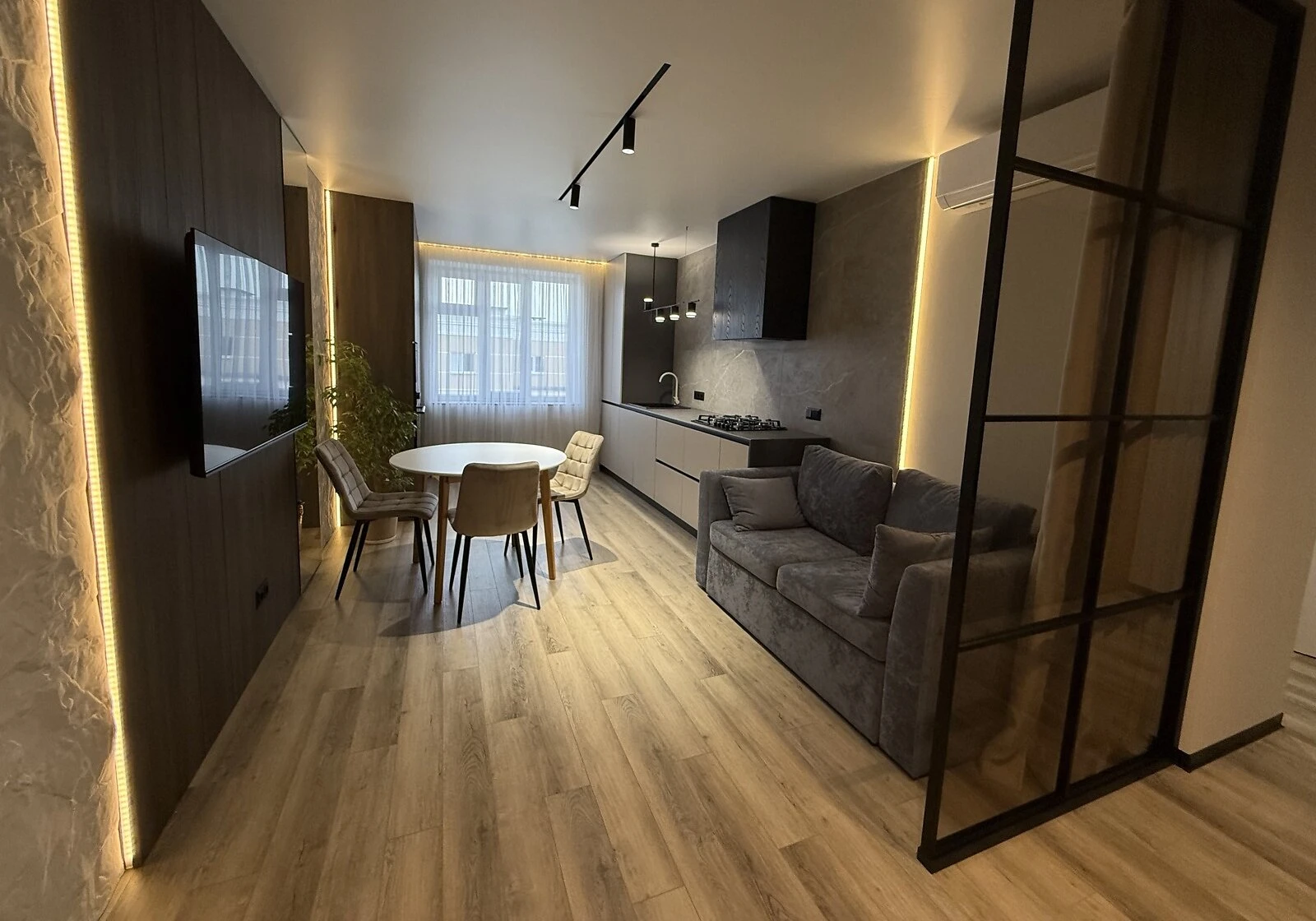 2-кімнатна квартира, Озерна: кухня-студія, дизайнерський ремонт - фото 1