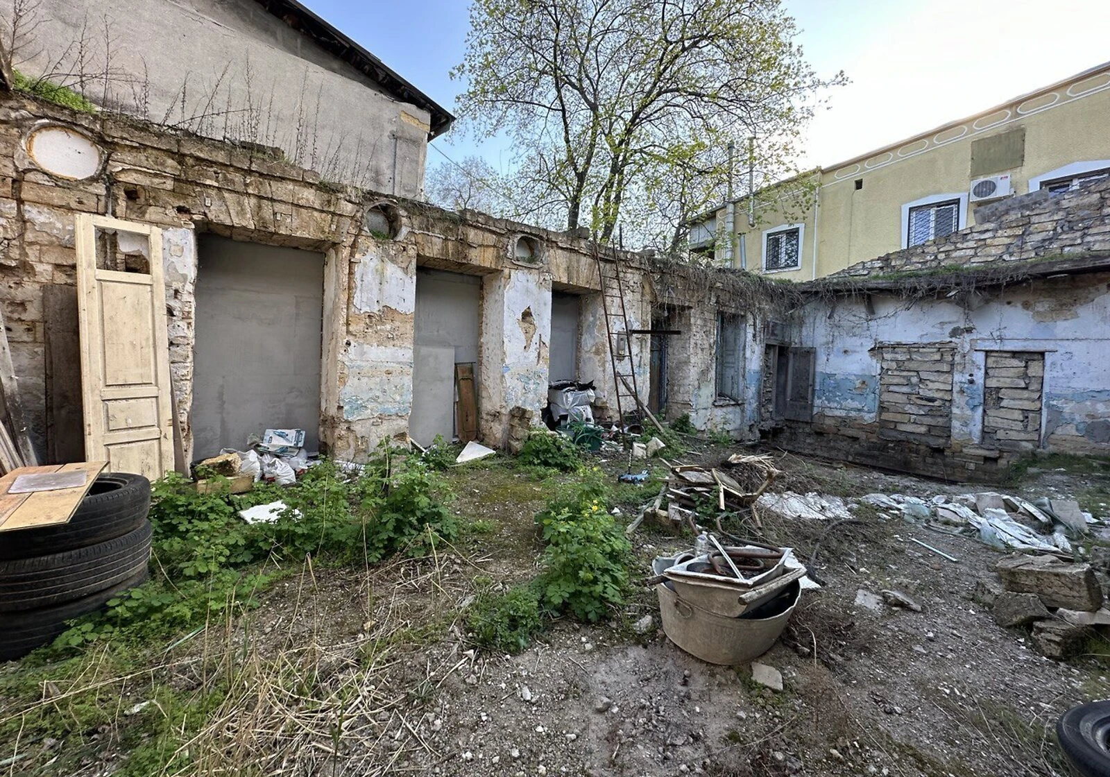 Будинок, Молдаванка: 1 сотка землі, коробка без даху, торг можливий, фото 5