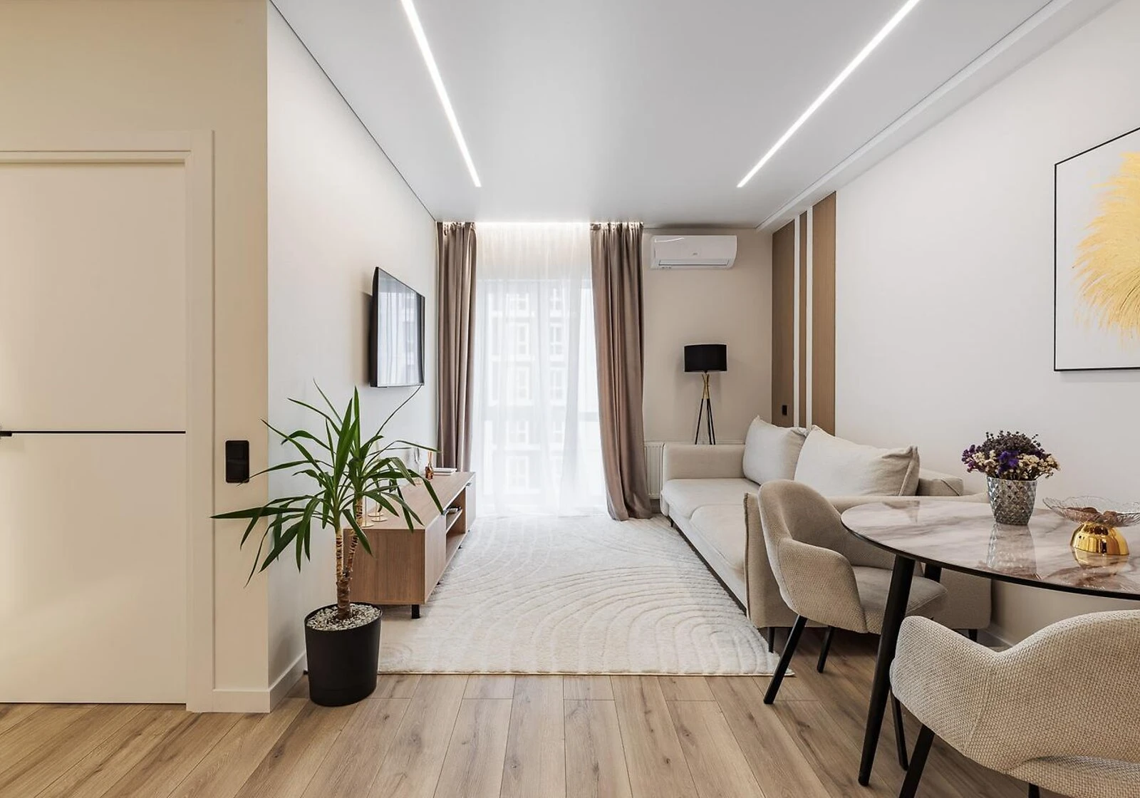 1-кімнатна квартира, Голосіїв: кухня 20 м², переуступка - фото 1