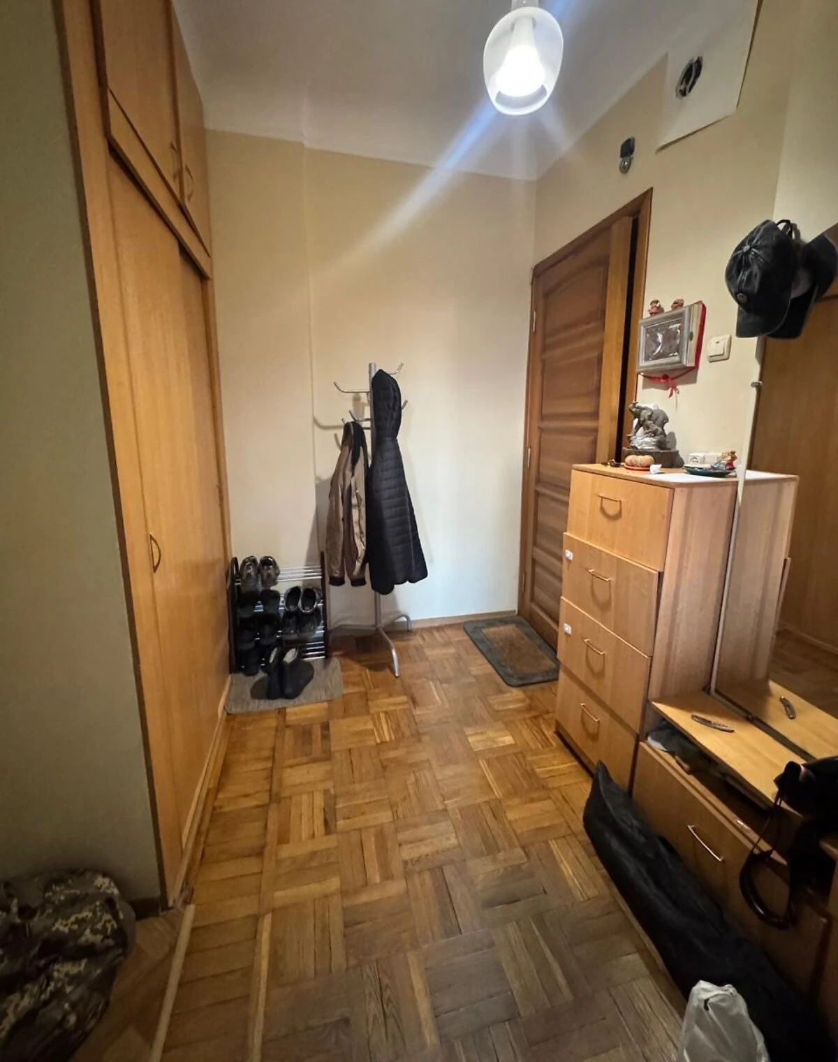 2-кімнатна квартира, Центральний: сталінка, вода й опалення без світла - фото 2