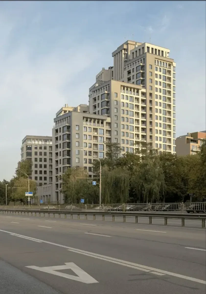 2-кімнатна квартира у ЖК Crystal Park Tower: панорамні вікна, тераса