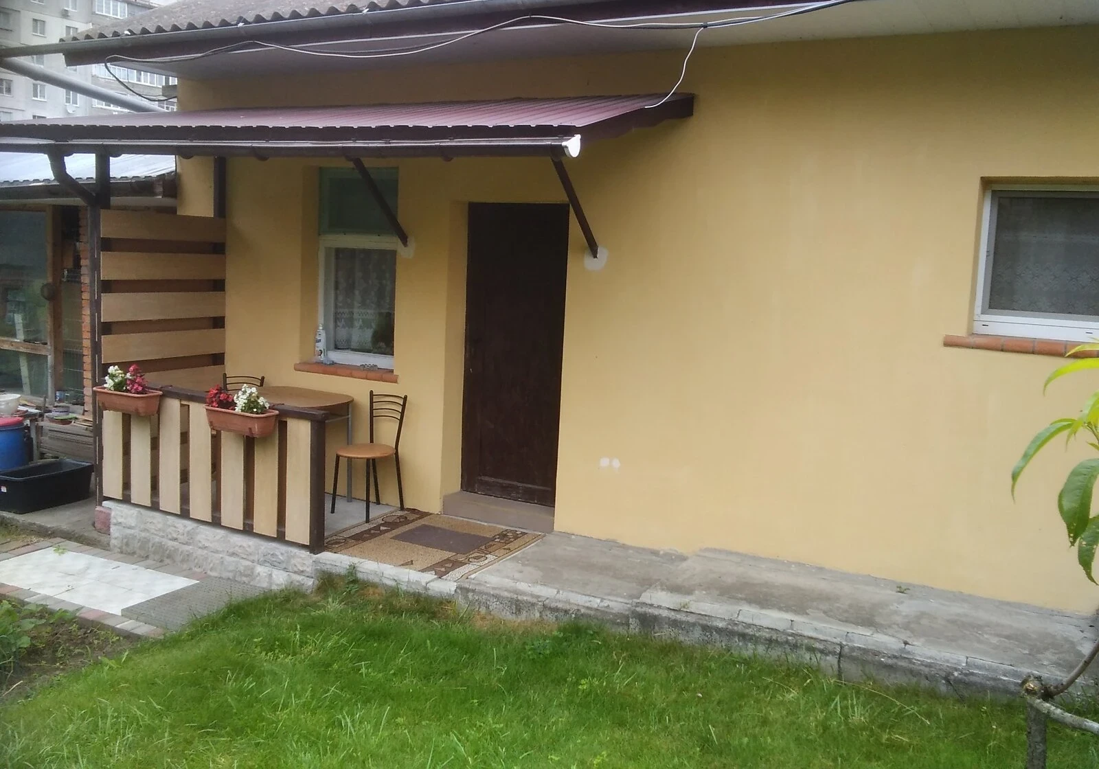 Будинок, Центр: 2 поверхи, цегляні стіни, ділянка 9.5 сотки