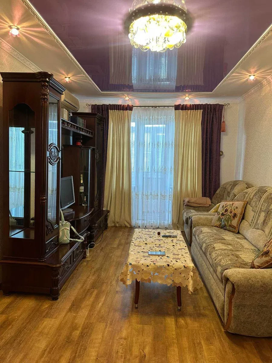 3-кімнатна квартира, Металургійний: автономне опалення, євроремонт