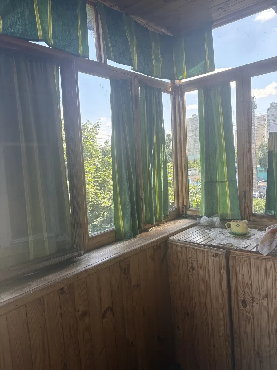 1-кімнатна квартира, Подільський: цегляний будинок, засклений балкон, фото 2