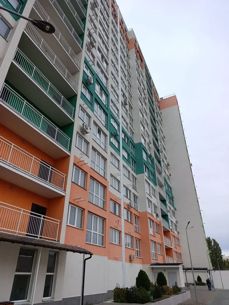1-кімнатна квартира у ЖК Бульвар Акаций: євроремонт, меблі й техніка - фото 1