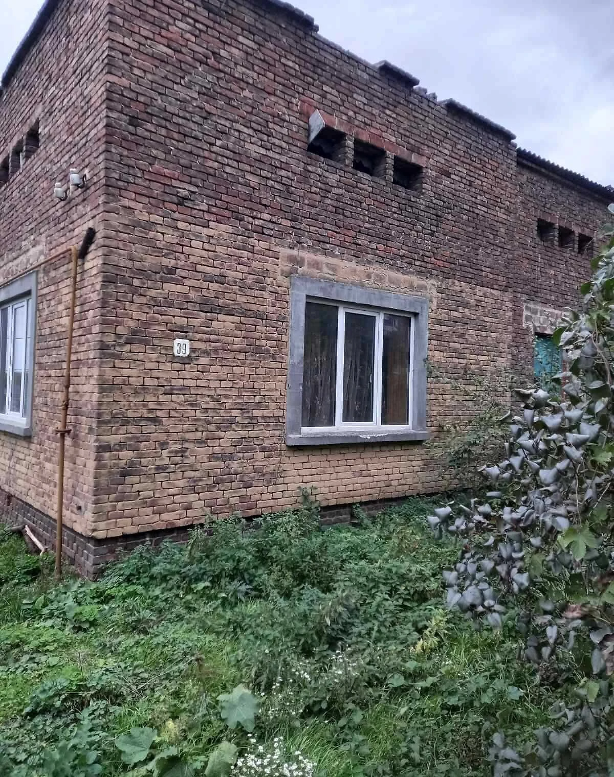 2-кімнатна квартира, Володимир: цегляні стіни - фото 1