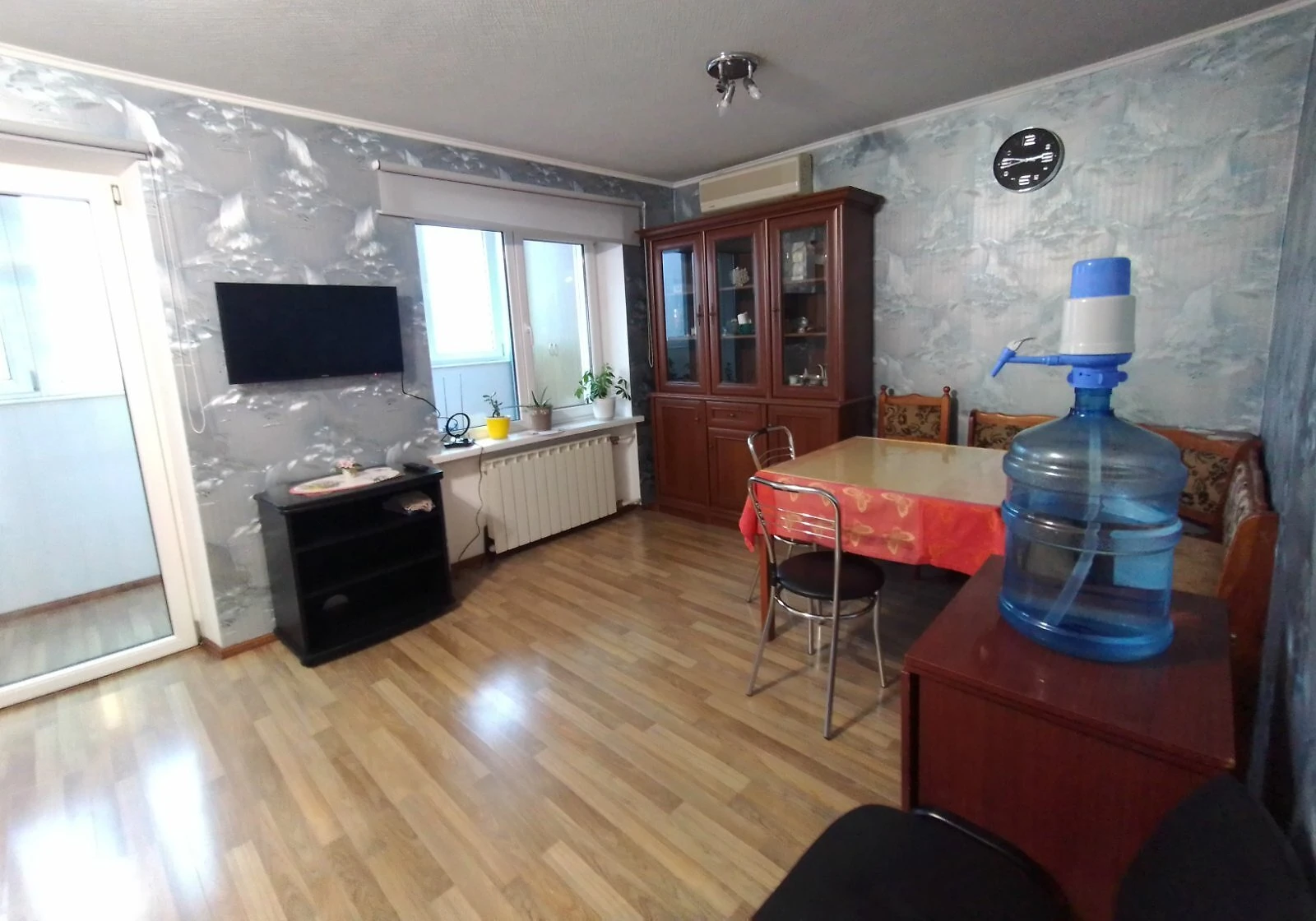 3-кімнатна квартира, Титова: кухня-студія, меблі й техніка - фото 4
