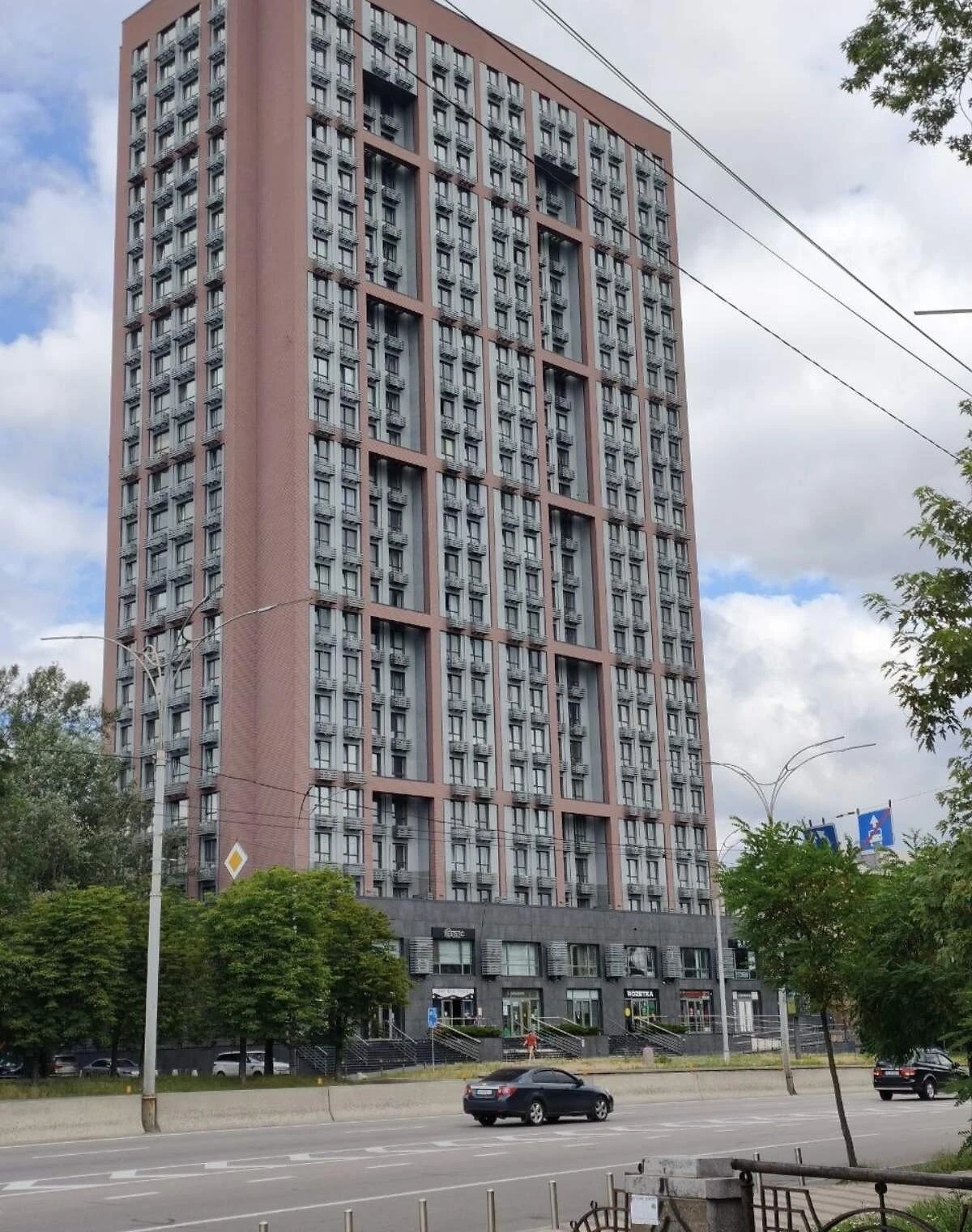 2-комнатная квартира, Сырец: панорамные окна, укрытие в доме - фото 1