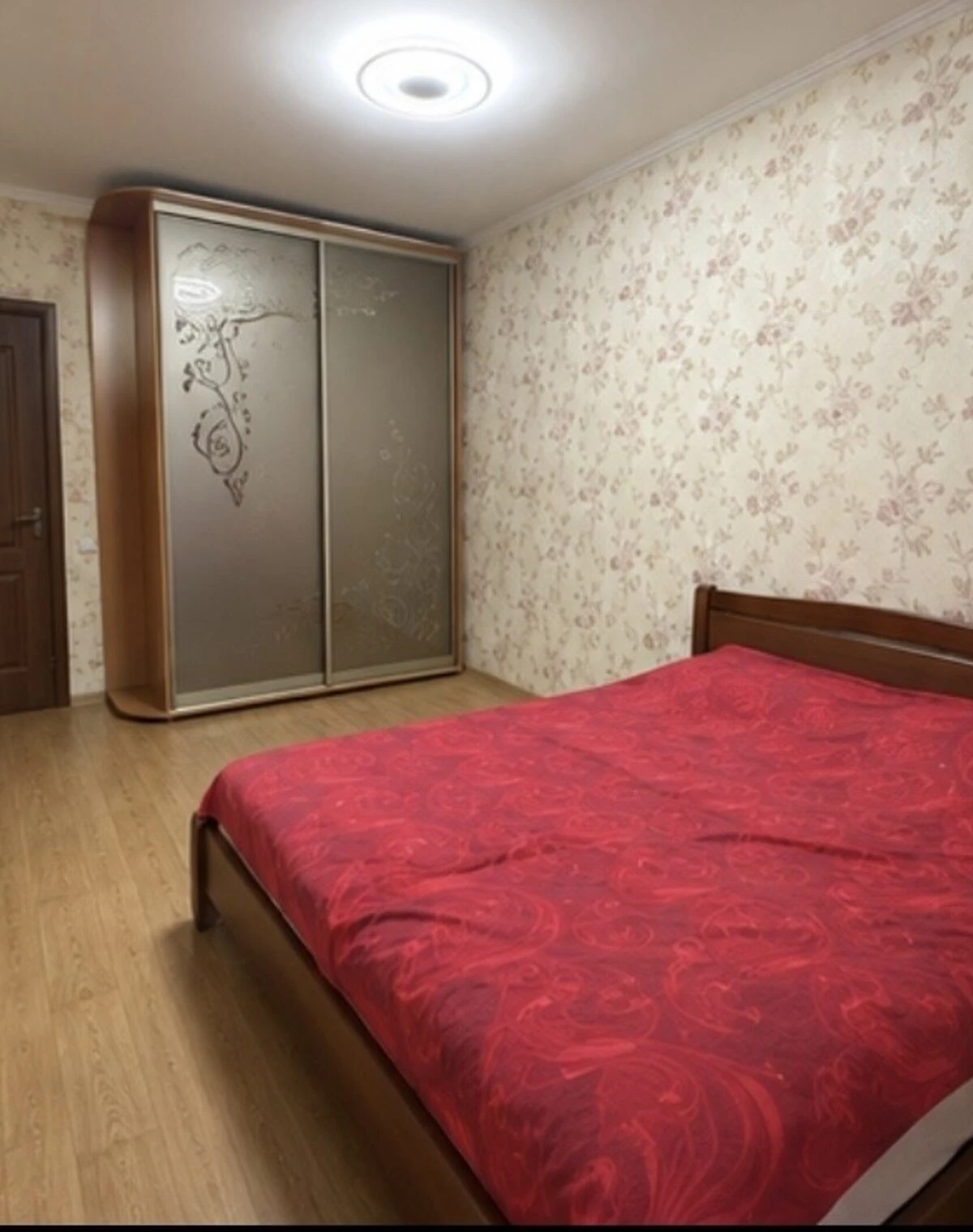 2-кімнатна квартира, 1 травня: балкон, цегляні стіни - фото 4