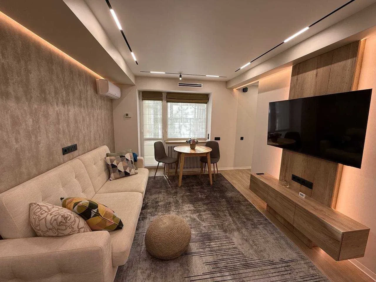 3-кімнатна квартира, Солом'янський: авторський ремонт, Victron 5 кВт