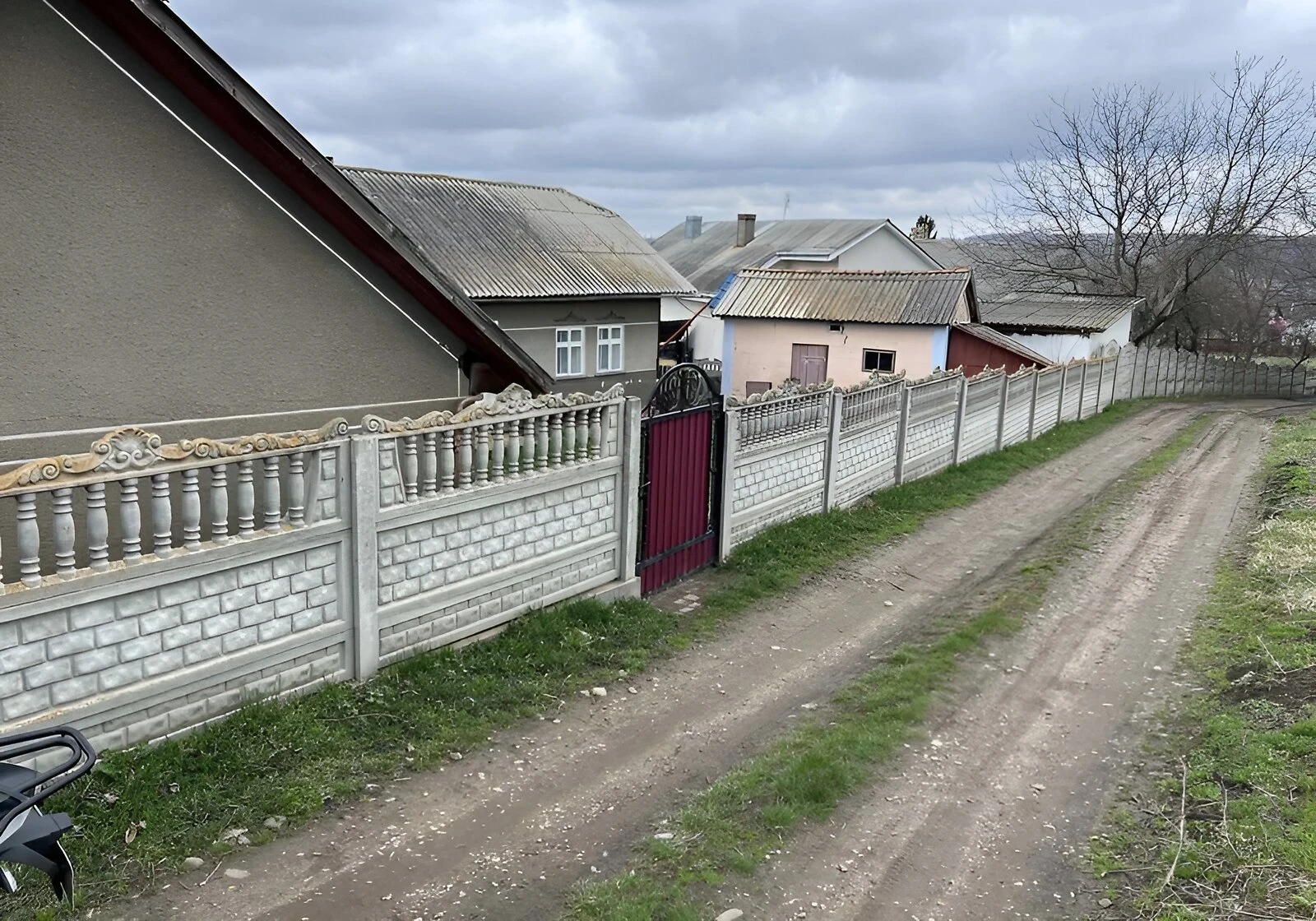 Дом, Иванковцы: кирпичный, сад и хозяйственные постройки - фото 2