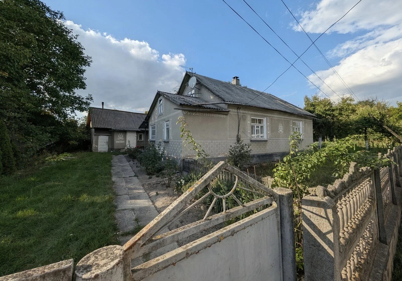 Будинок, Лев'ятин: свердловина, літня кухня, сад - фото 1