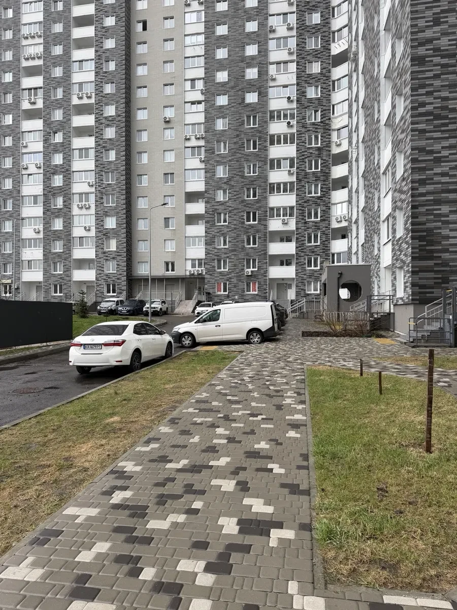 Приміщення у ЖК Навігатор 2: фасадне, три окремі входи, без оздоблення - фото 5