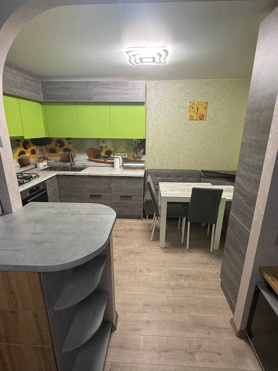 Євродвушка, Саксаганський: дизайнерський ремонт, кухня-студія - фото 2