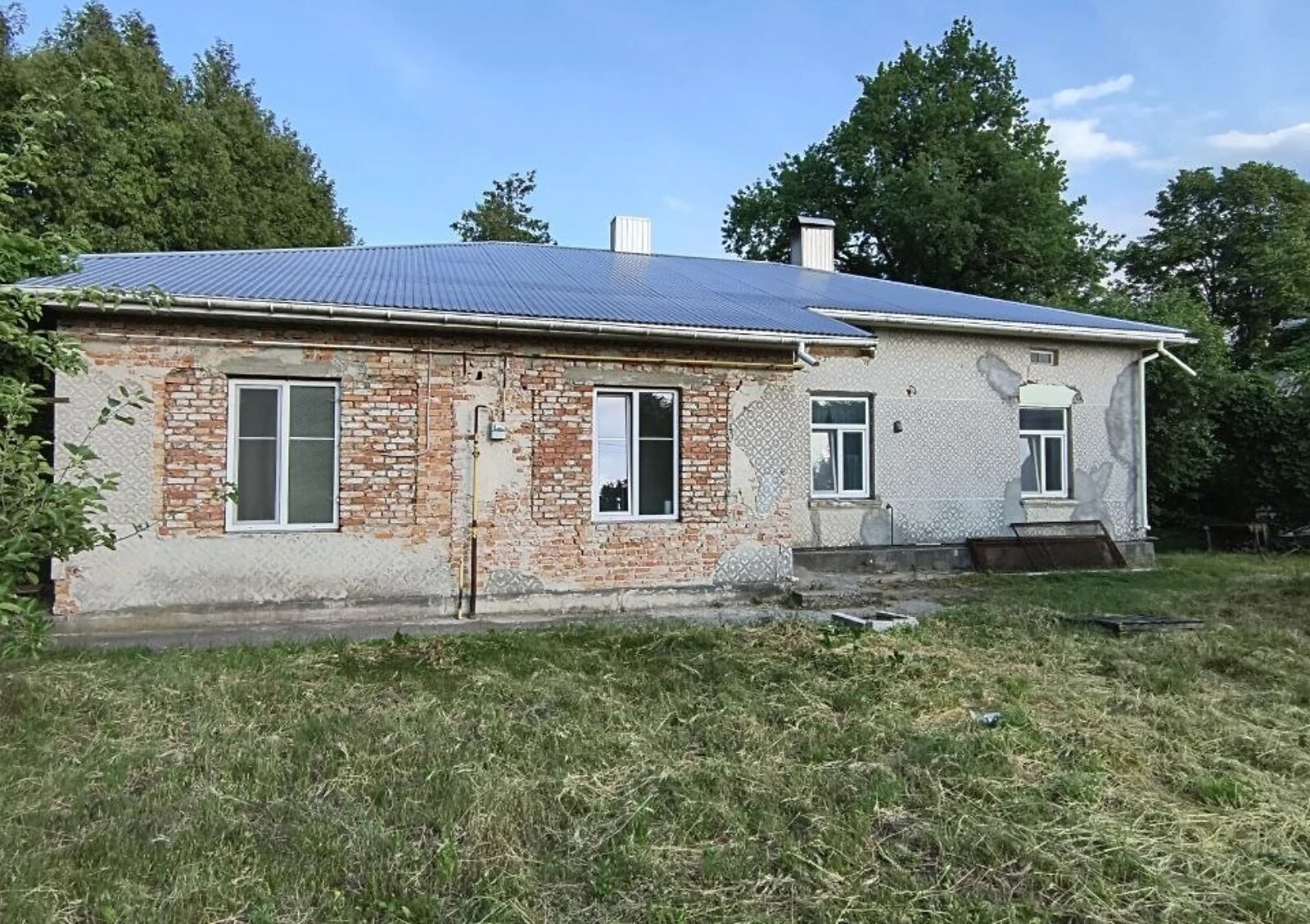 Будинок, Супранівка: веранда, гараж із підвалом, свердловина