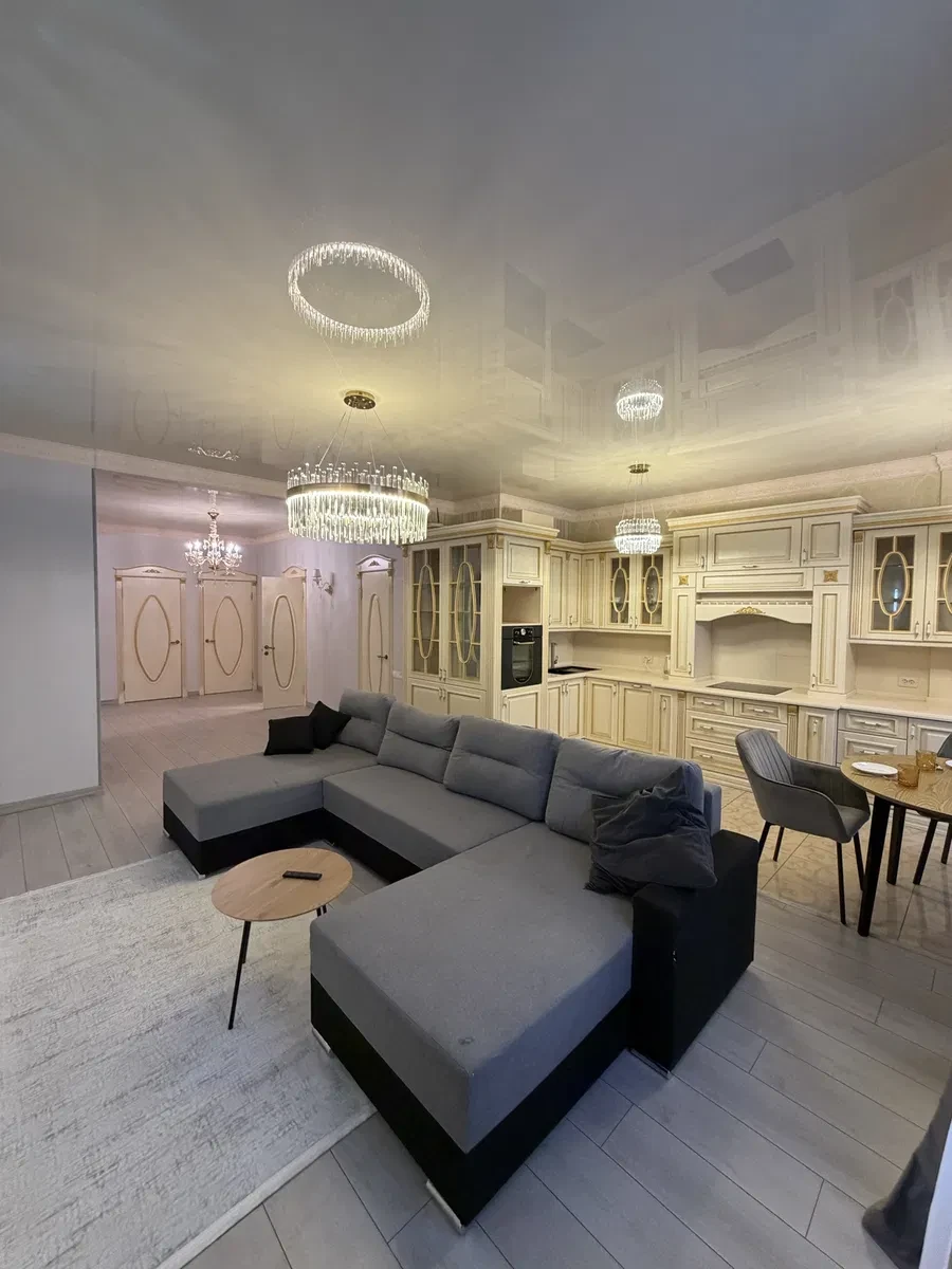 2-комнатная квартира в ЖК 5й Кадор: кухня 32 м², панорамные окна, фото 5